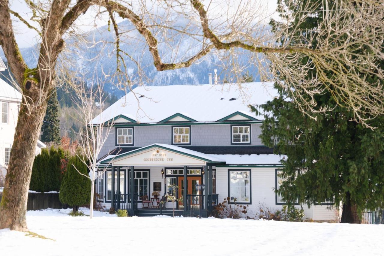 Courthouse Inn Revelstoke Eksteriør billede