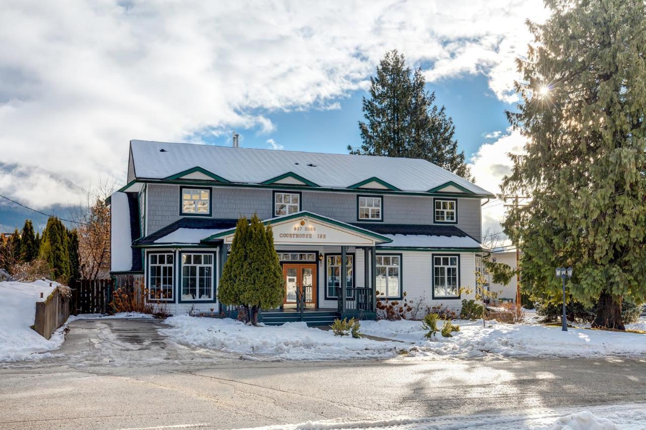 Courthouse Inn Revelstoke Eksteriør billede