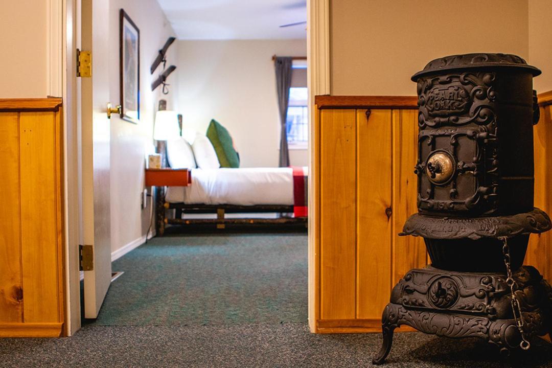 Courthouse Inn Revelstoke Eksteriør billede