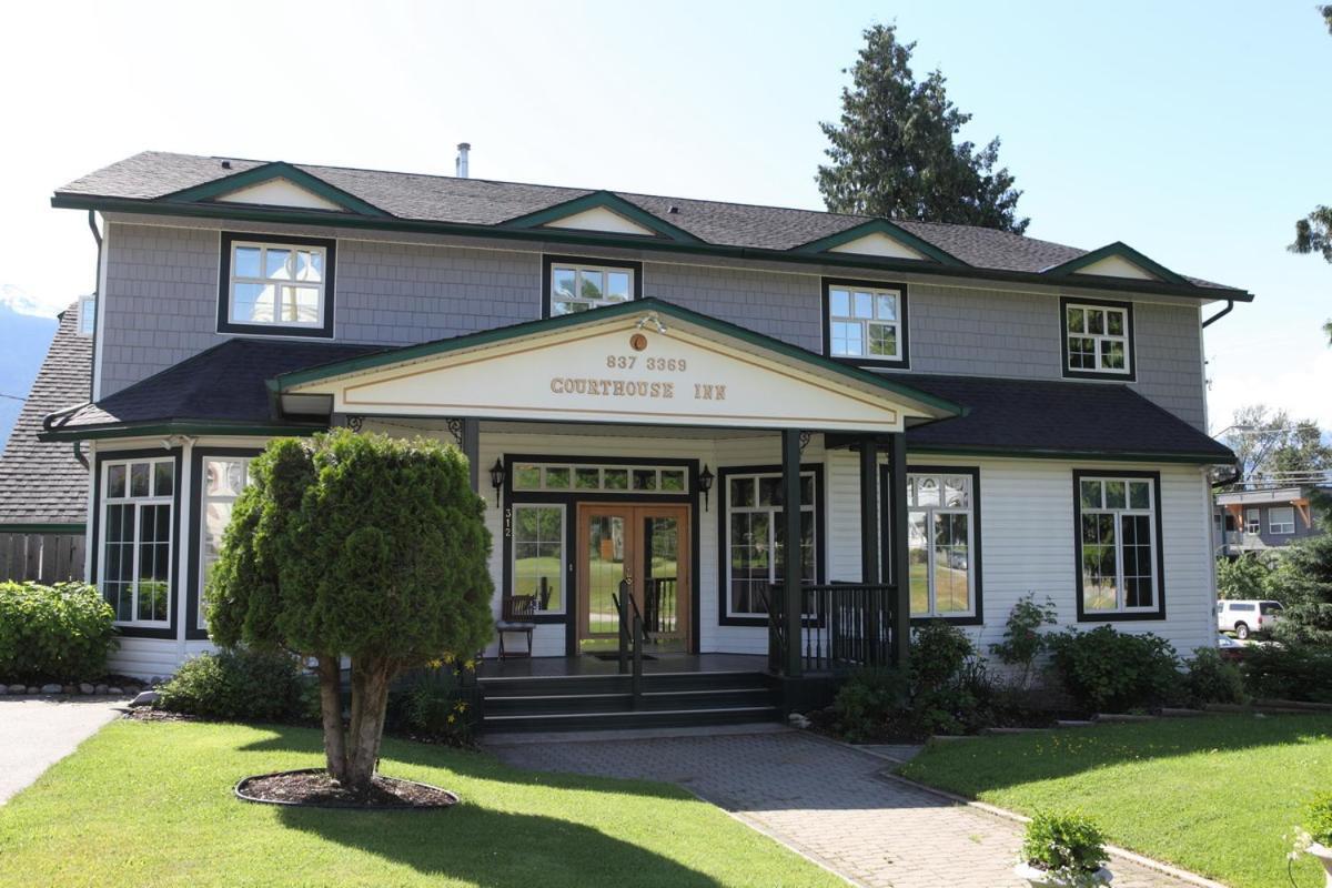 Courthouse Inn Revelstoke Eksteriør billede