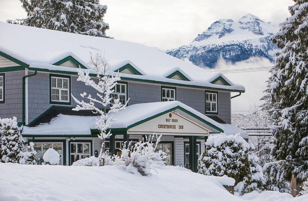Courthouse Inn Revelstoke Eksteriør billede